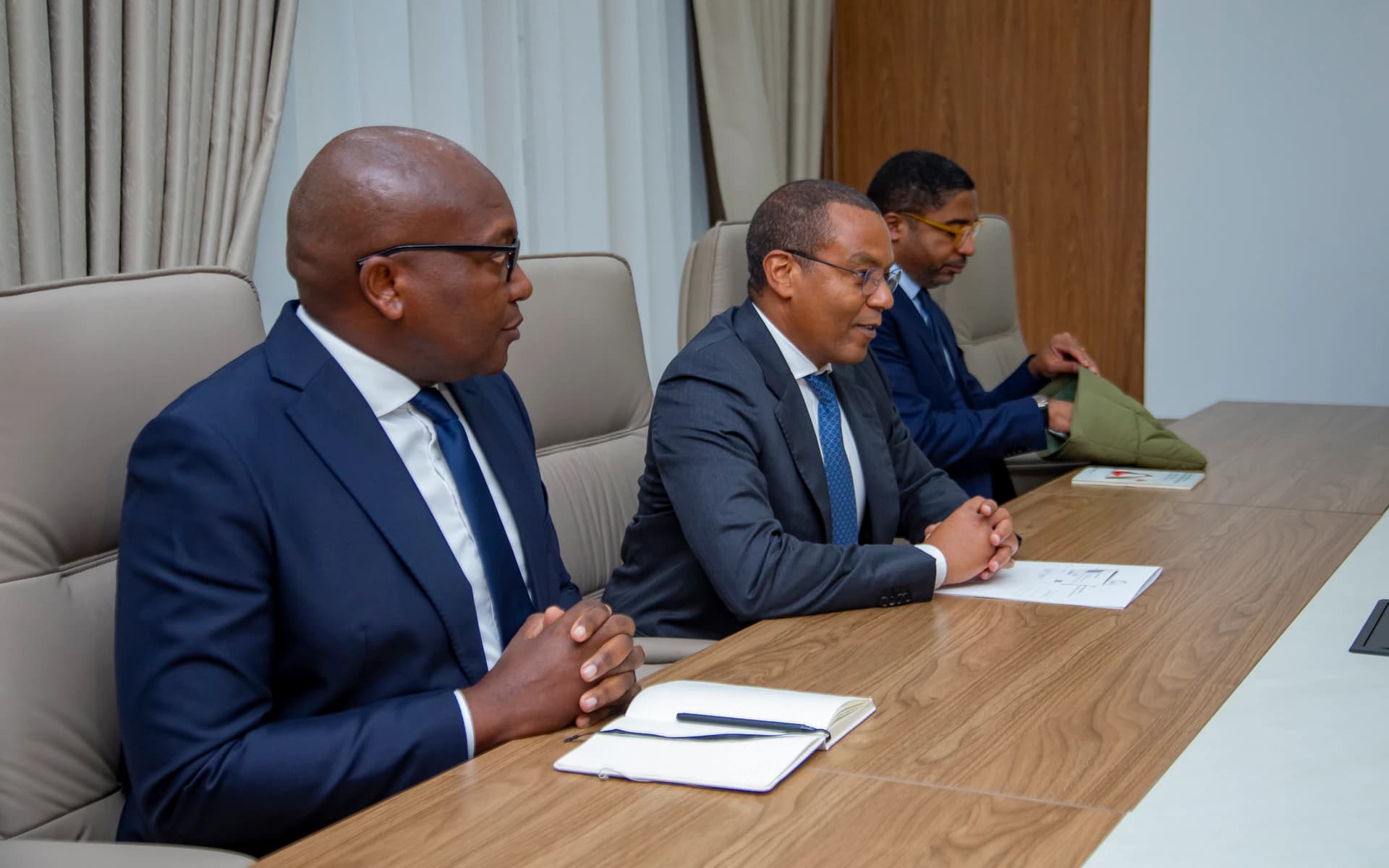 Encontro da delegação empresarial com José de Lima Massano