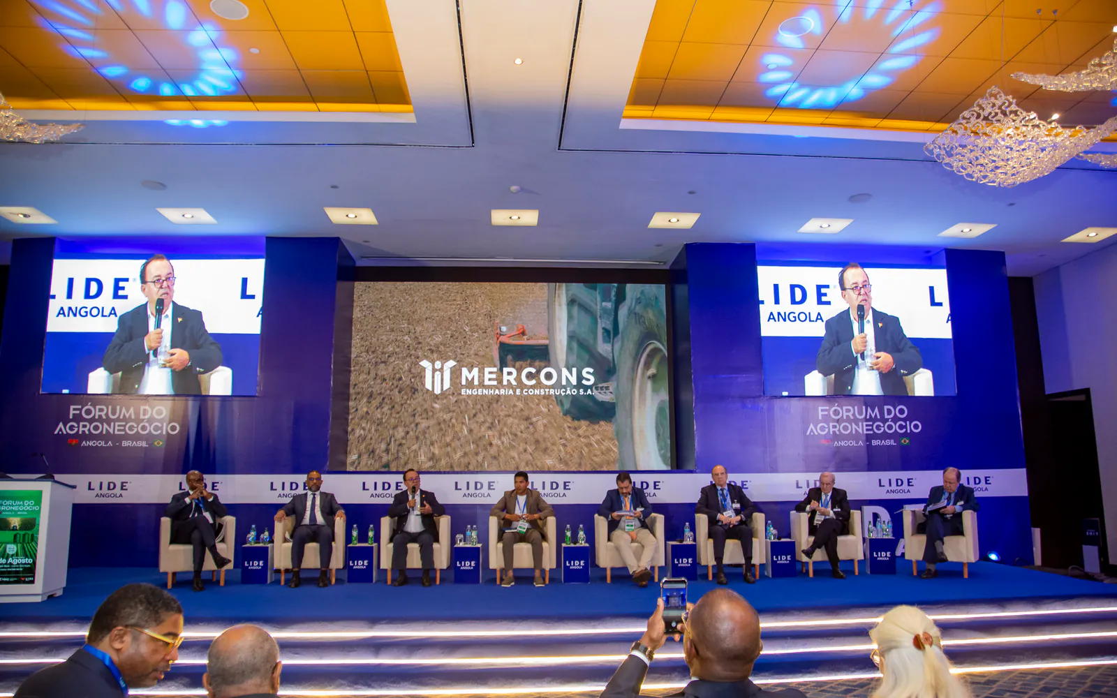 Intervenção num painel do Fórum do Agronegócio Angola-Brasil